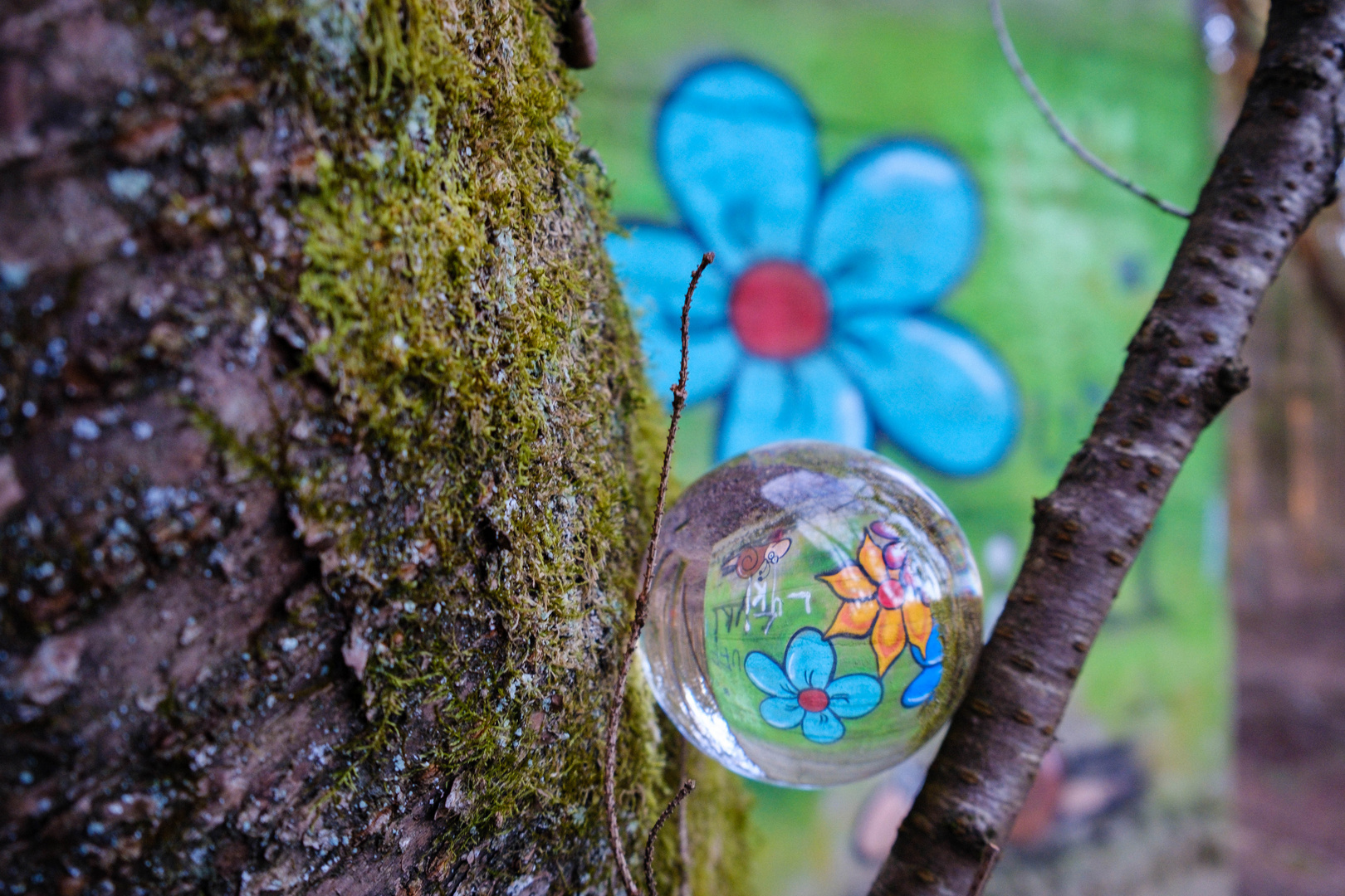 Blumengraffiti LostPlace Kaiserwald