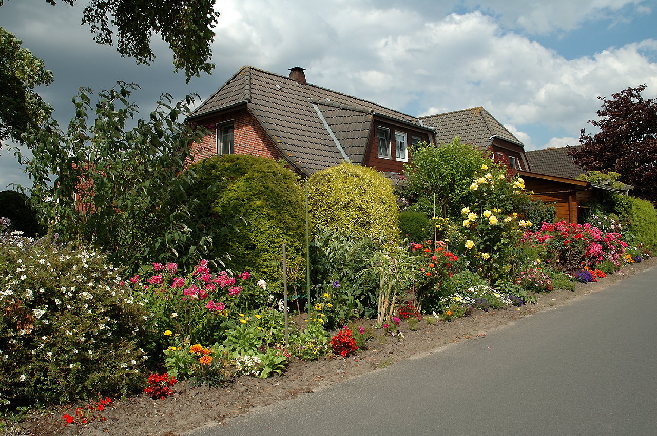 "Blumenhaus" in Carolinensiel, sehr liebevoll.