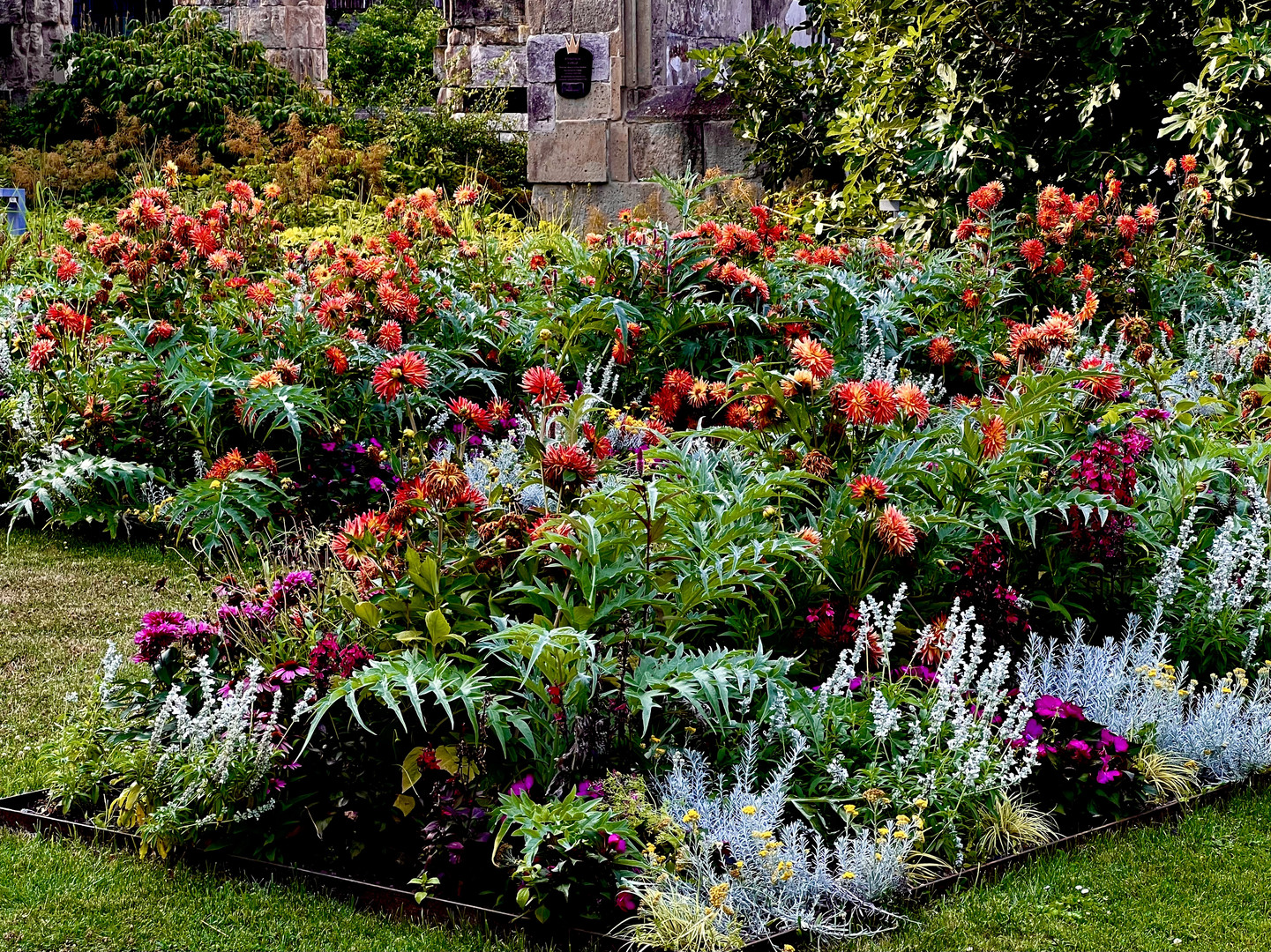 Blumenhof An der Kastorkirche in Koblenz