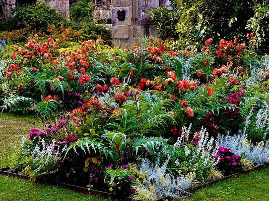 Blumenhof An der Kastorkirche in Koblenz