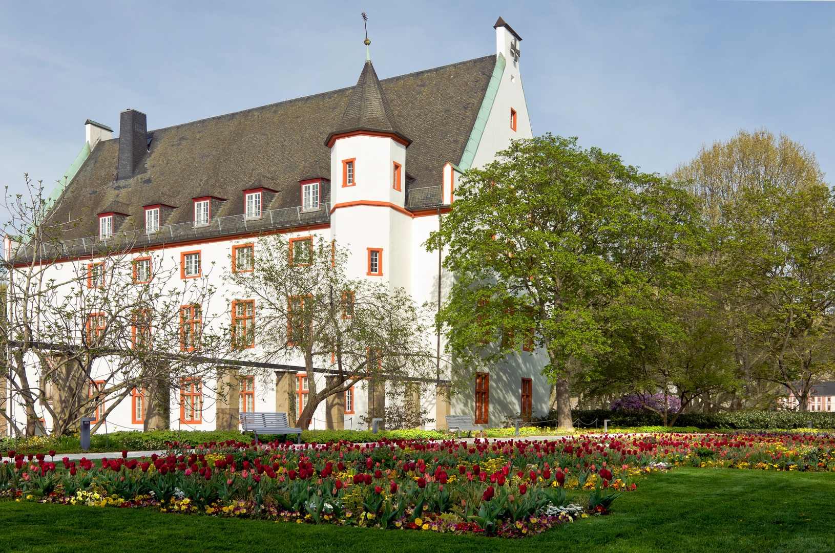 Blumenhof/Deutschherrenhaus, Deutsches Eck