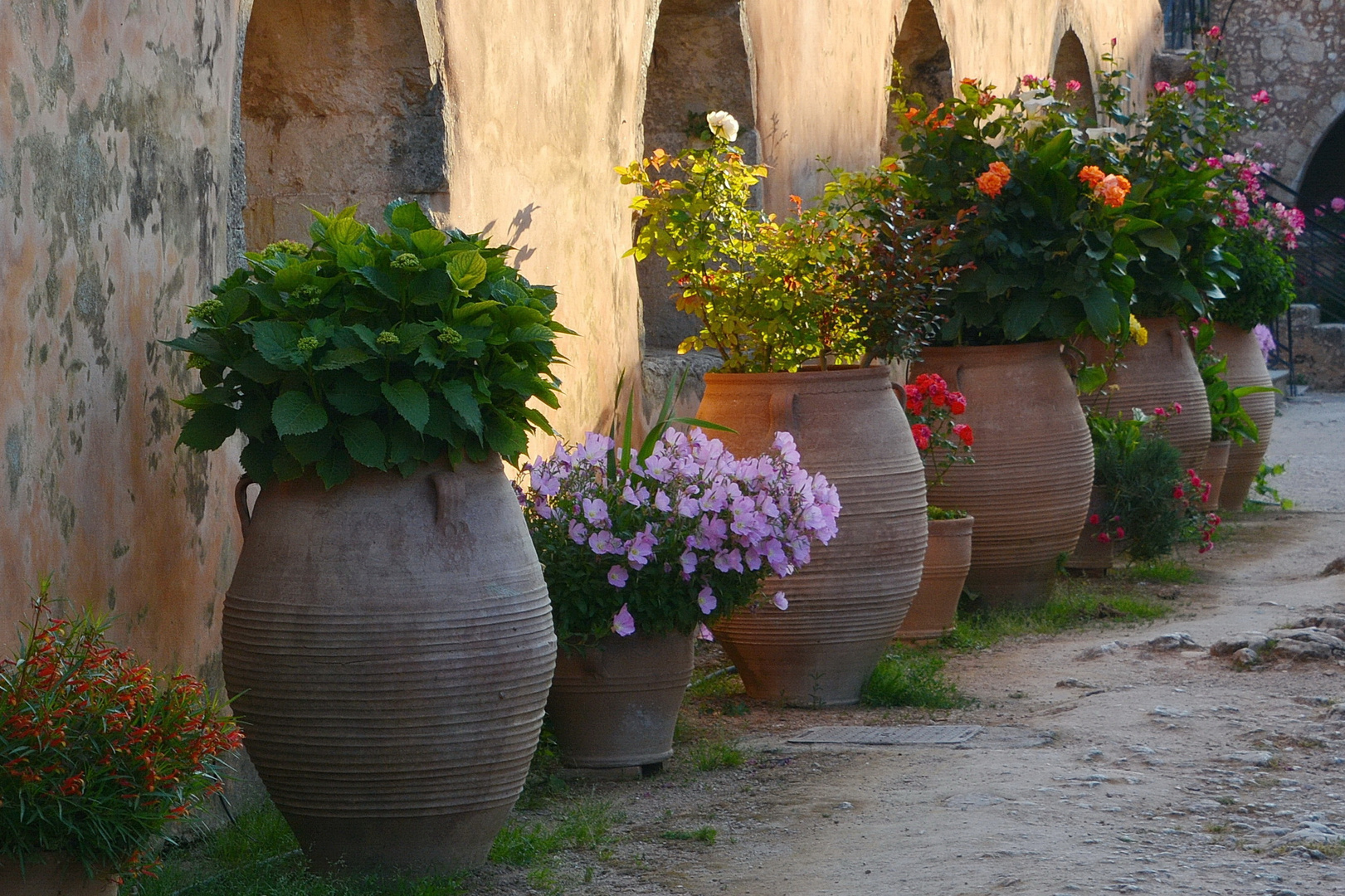 Blumenschmuck im Kloster Arkadi auf Kreta