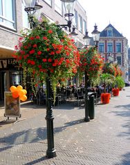 Blumenschmuck und Laternen in VENLO