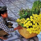 Blumenverkäuferin, Mahamuni Pagode, Mandalay