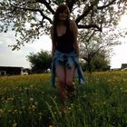 Blumenwiese mit Baum und ich