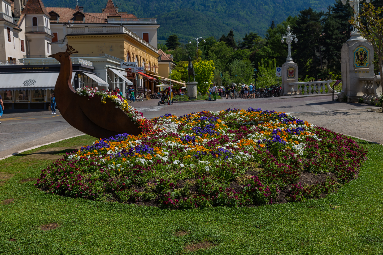 Blumiger Pfau