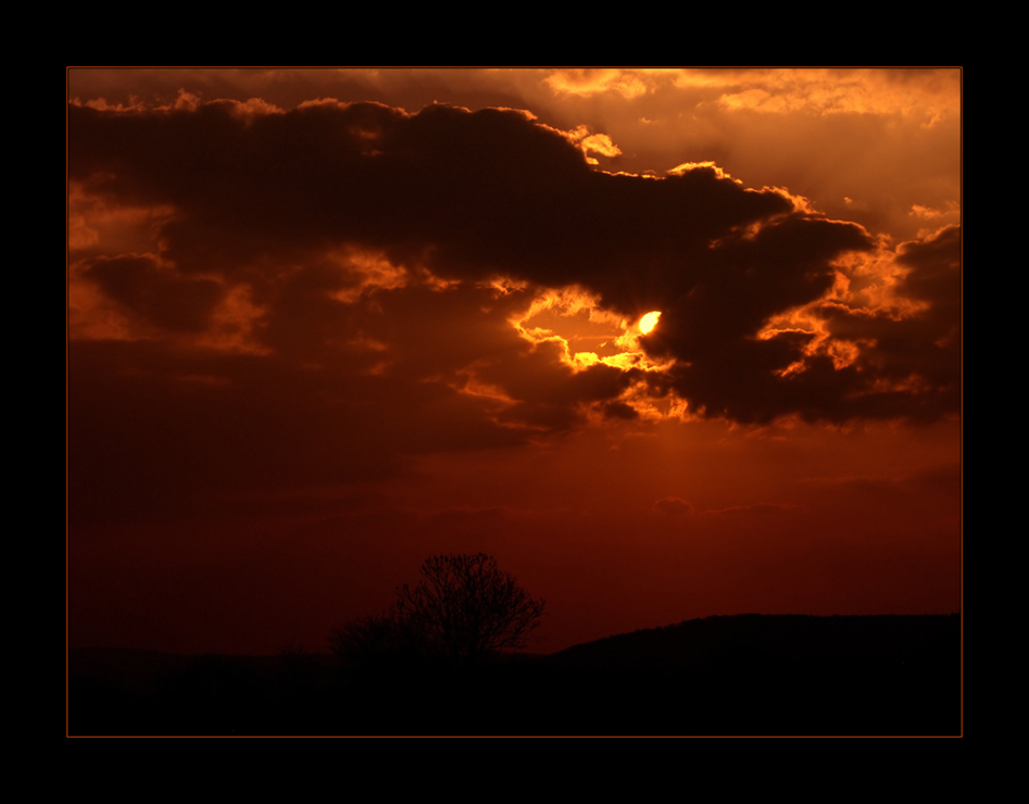 BLUTIGER FREITAG: ...als eine Finsternis... hereinbrach... die Sonne verdunkelte sich...