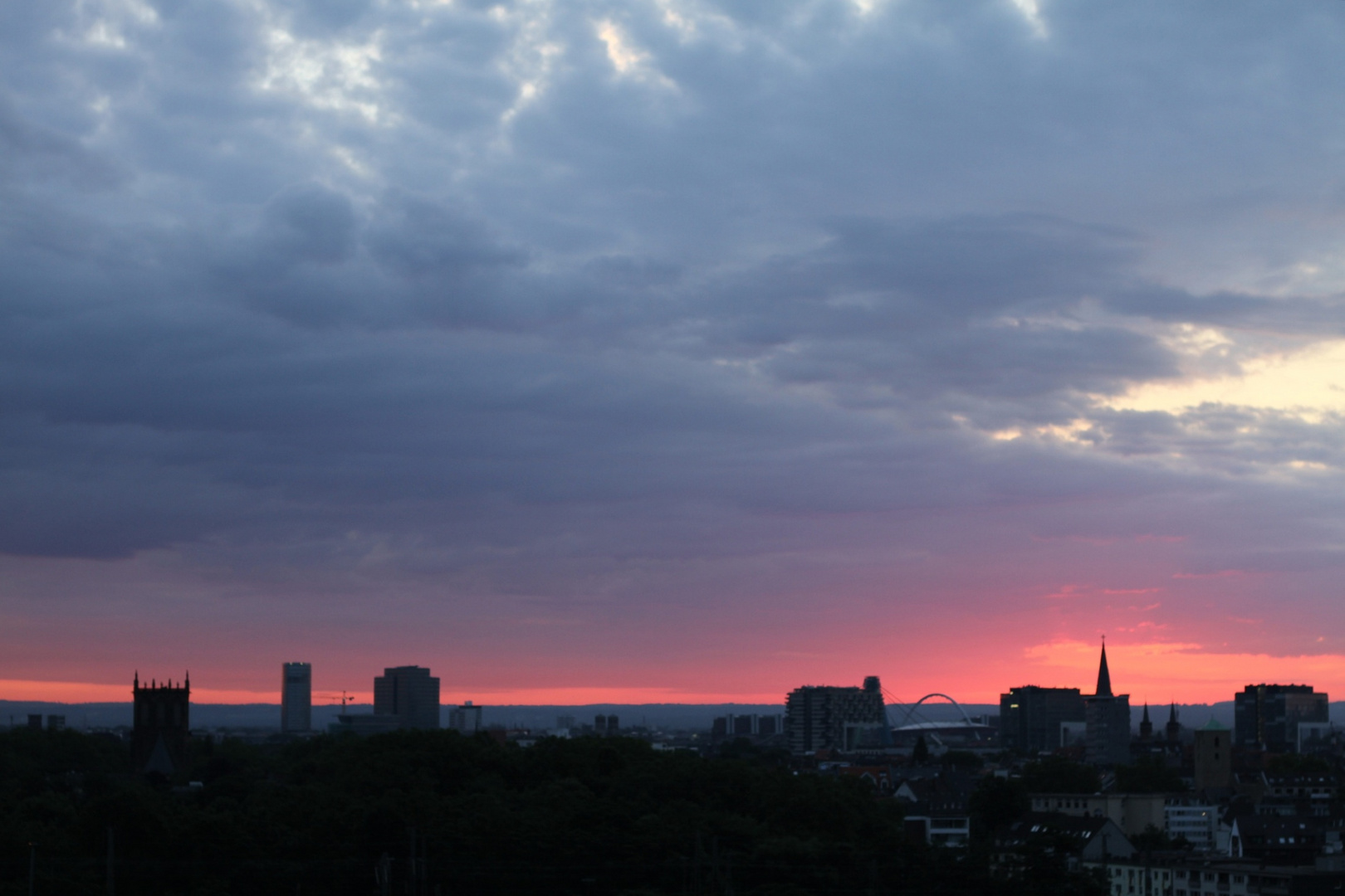 Blutiger Sonnenaufgang Köln