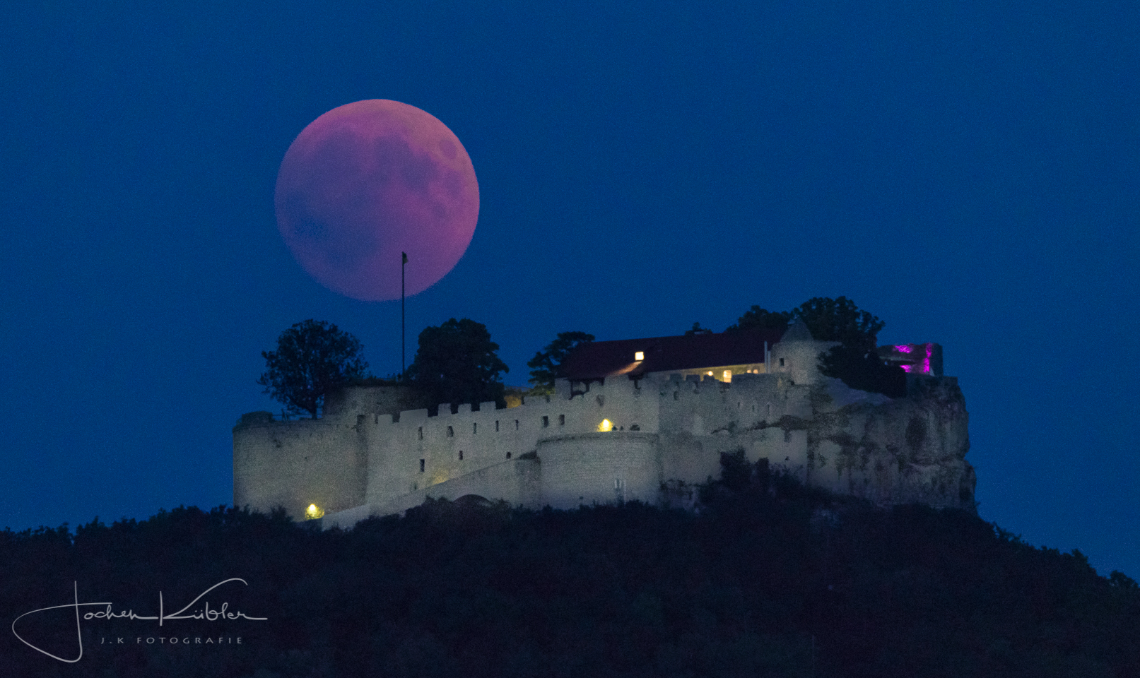 Blutmond 27.07.2018 über dem Hohenneuffen