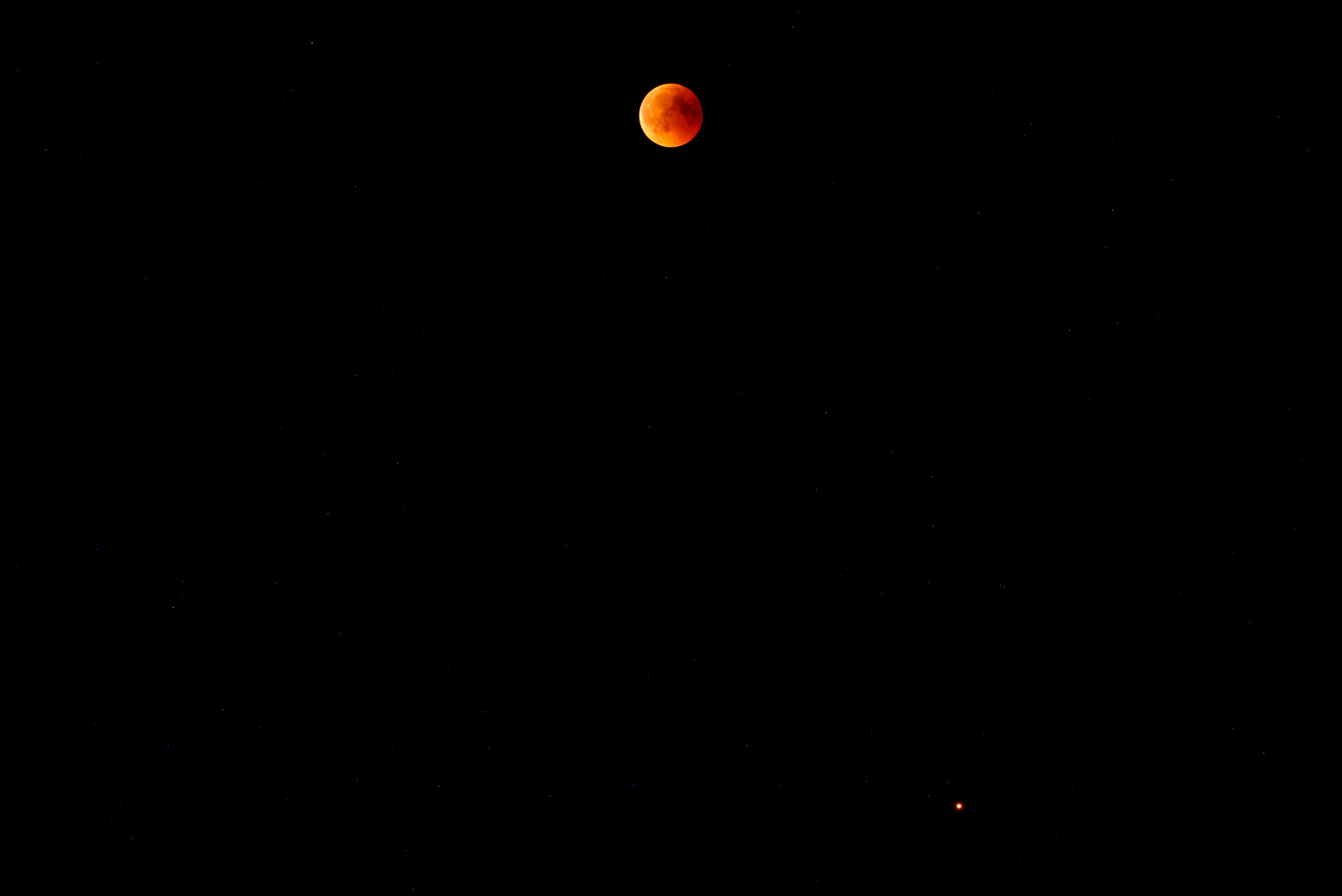 Blutmond mit Mars