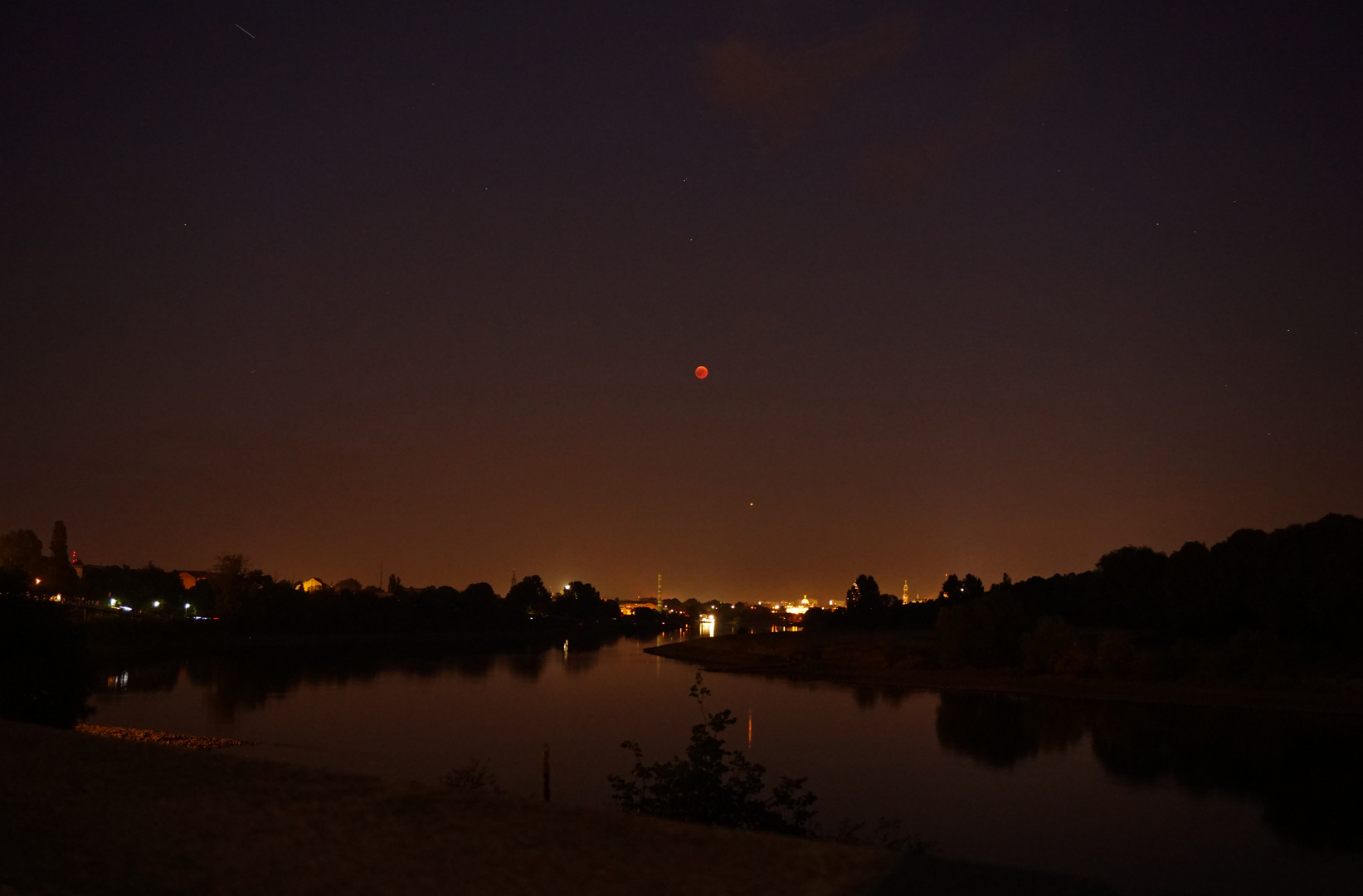 Blutmond über Dresden 22:22 Uhr