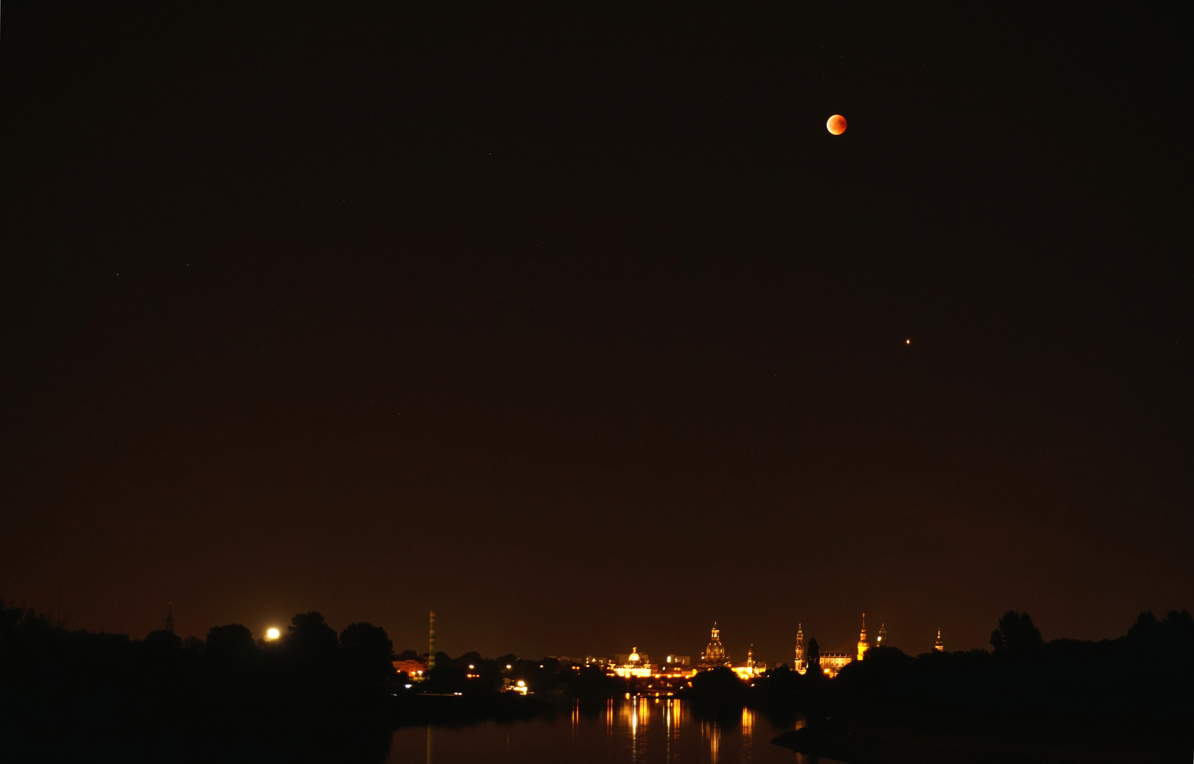 Blutmond über Dresden 23:10 Uhr