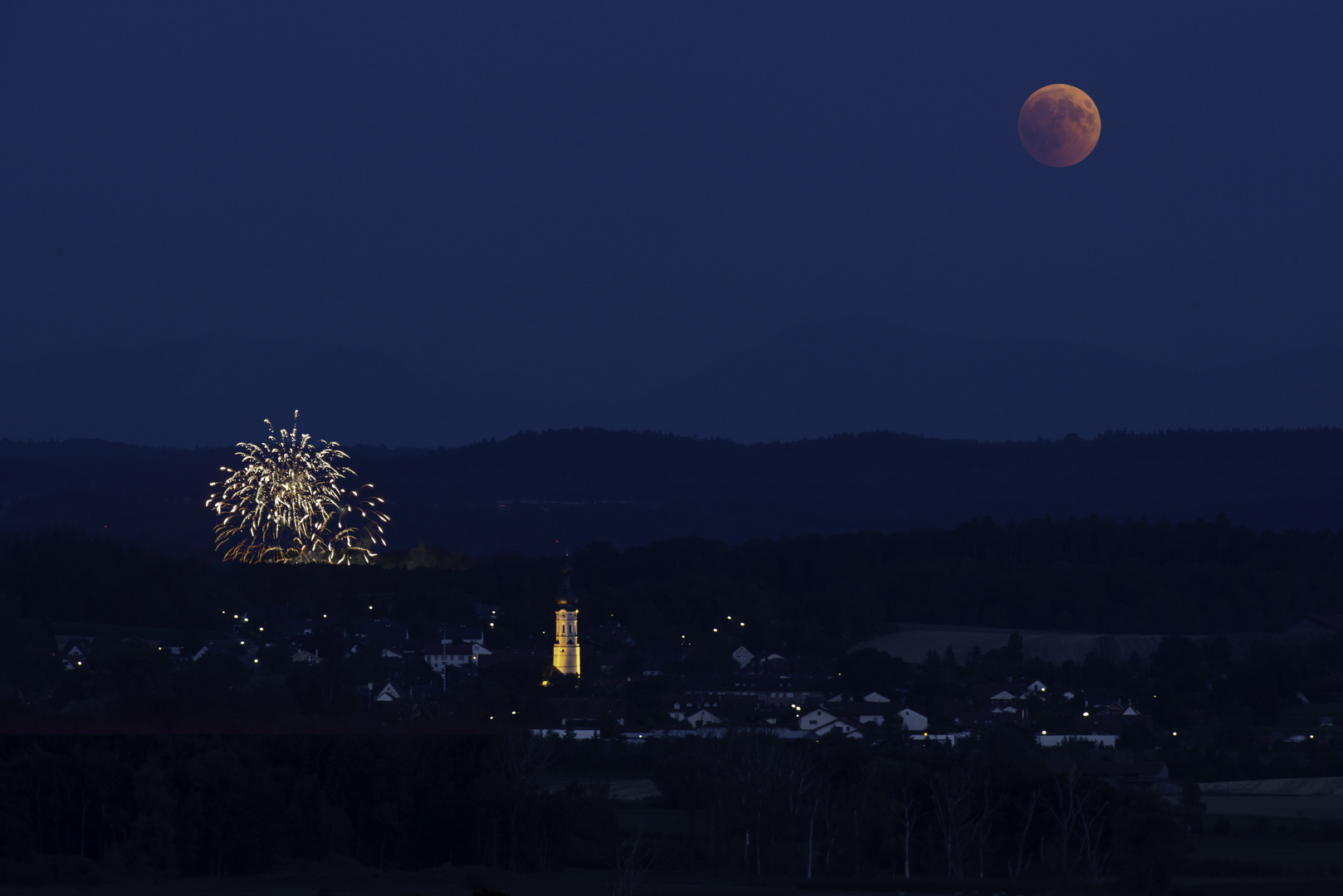 Blutmond über Inning