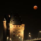 Blutmond über Nibelungenturm