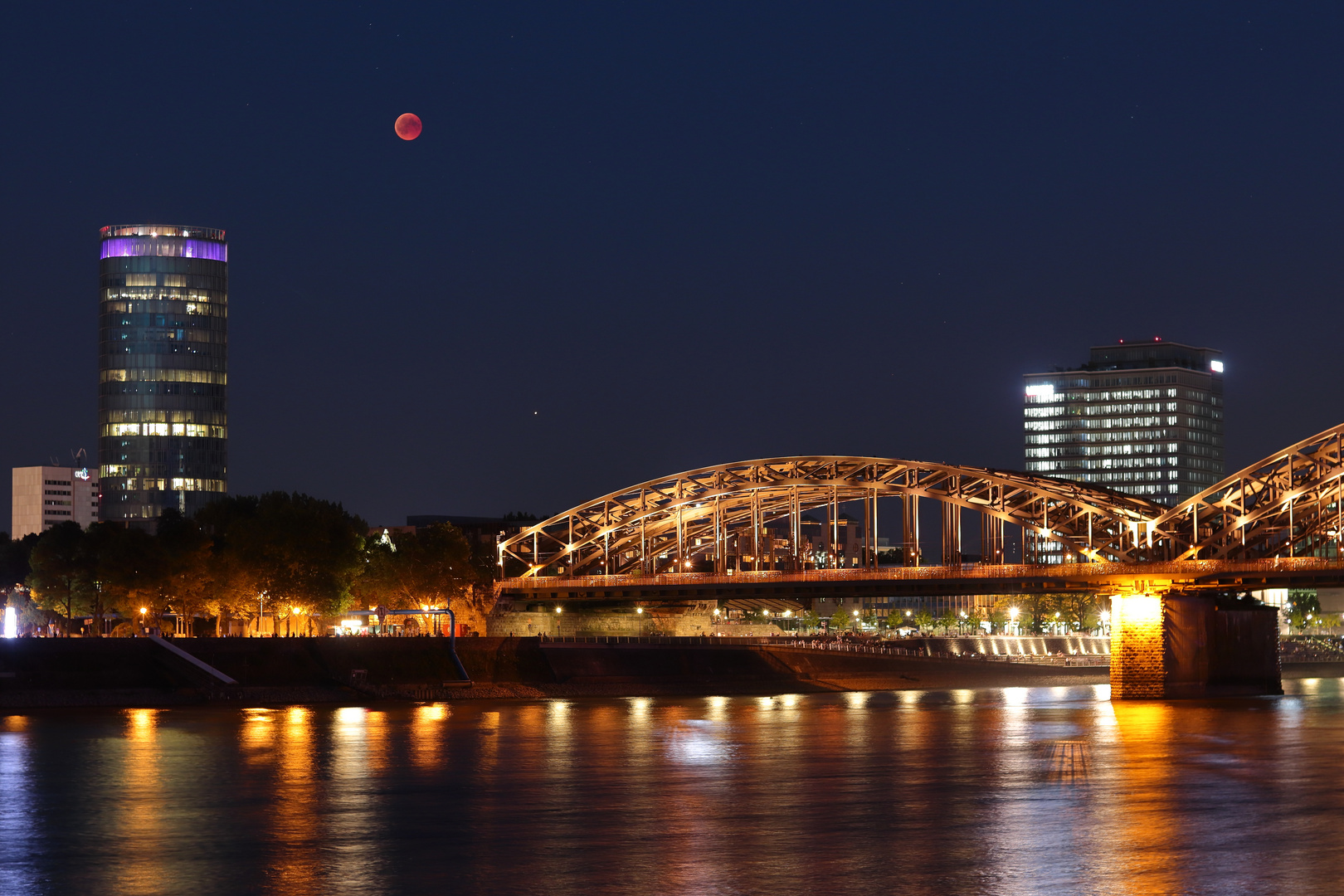 Blutmond_Köln