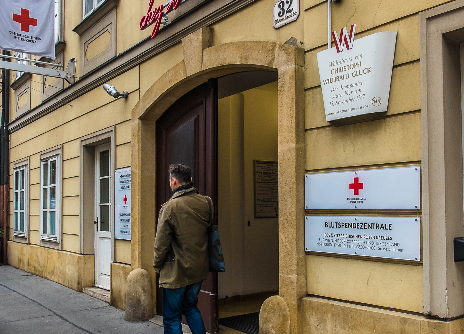 Blutspendezentrale, Wiedner Haupt Straße 32, Wien, 4. Bez., Wieden