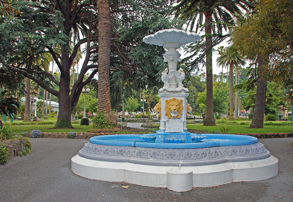 ..Blythe Memorial Fountain..