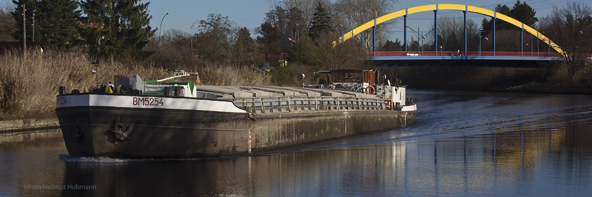 BM5254 AUF DEM KANAL