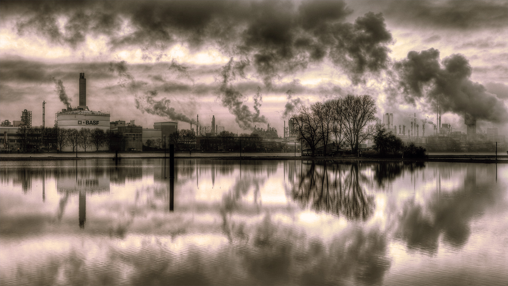 B_ME03_BASF_Hochwasser_sepia