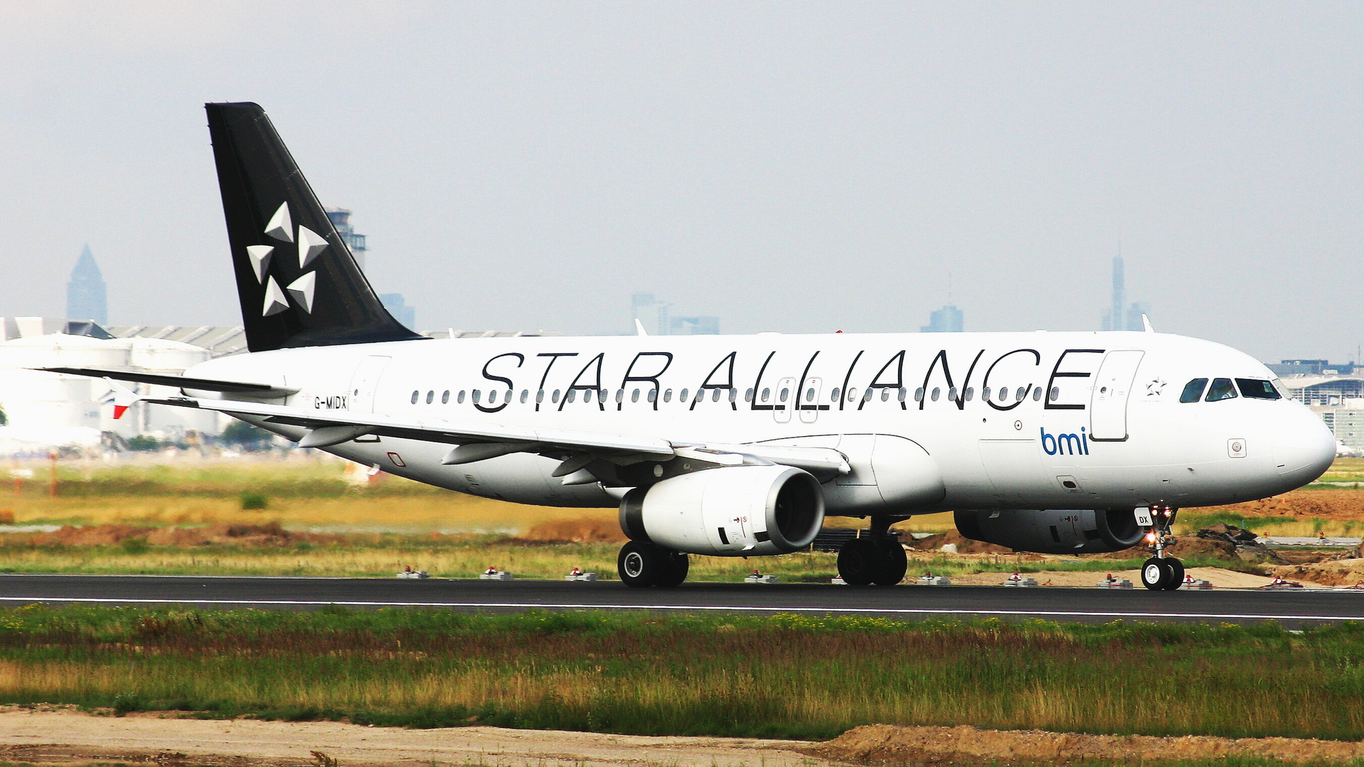 BMI Airbus A 320 (Star Alliance)