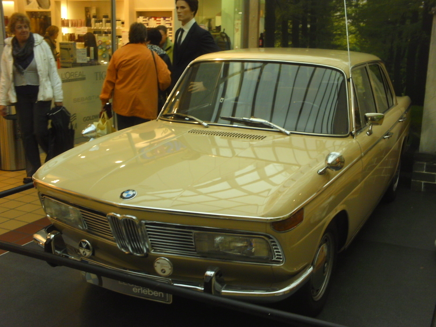 BMW 2000