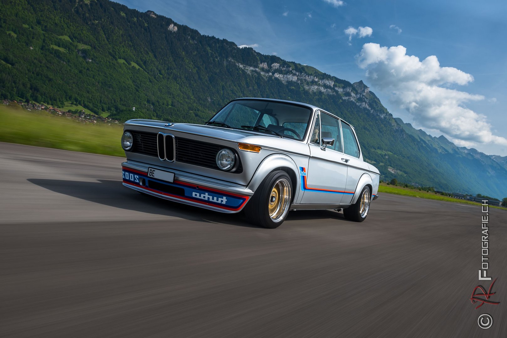 BMW 2002 Turbo in Action