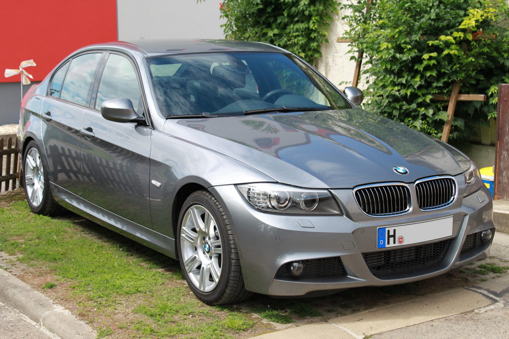 BMW 320d LCI - spacegrau / M-Sportpaket