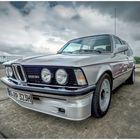 BMW 323i