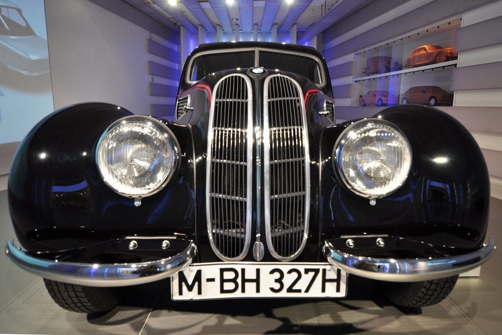 BMW 327 im BMW Museum in München (2)