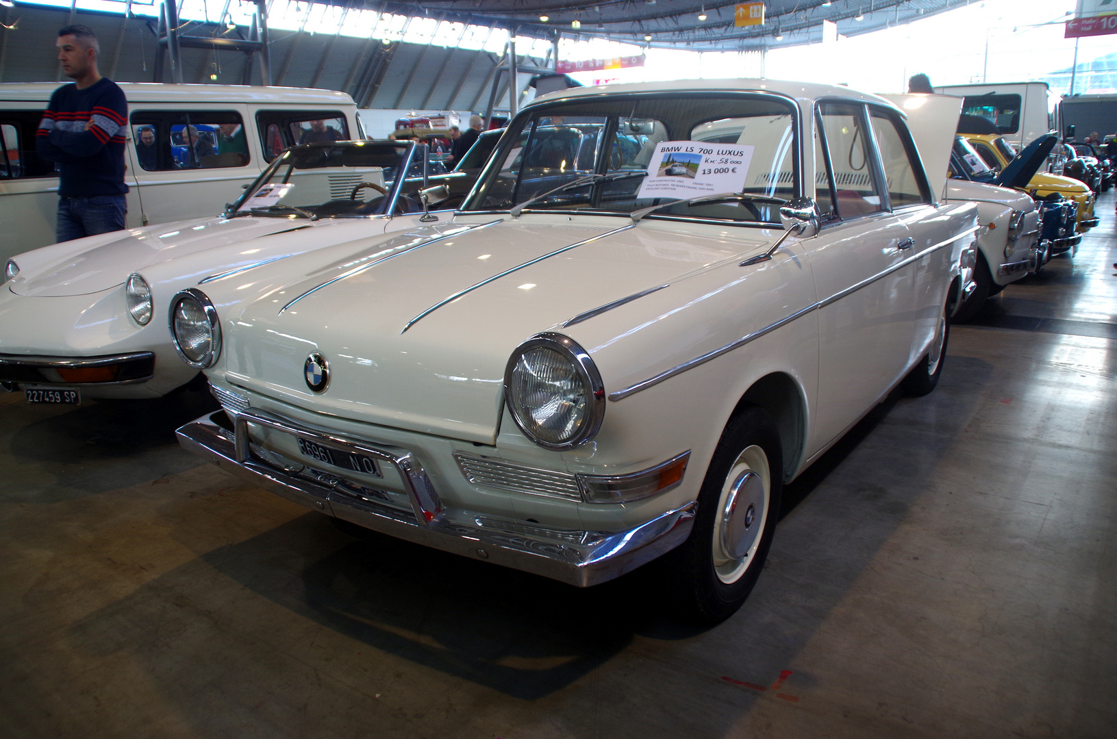 BMW 700