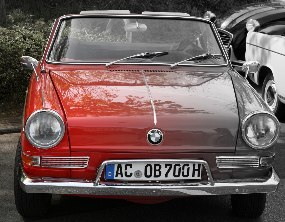 BMW 700