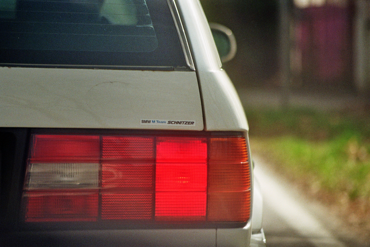 BMW E30 320i Touring // Analog