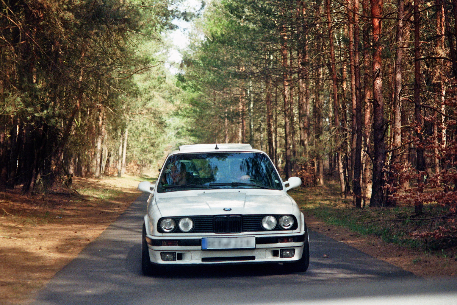 BMW E30 320i Touring // Analog