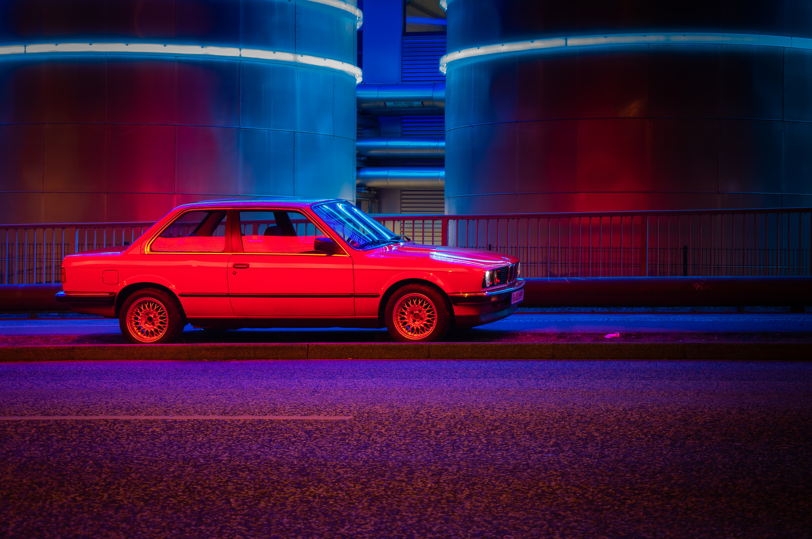 BMW E30 bei Nacht