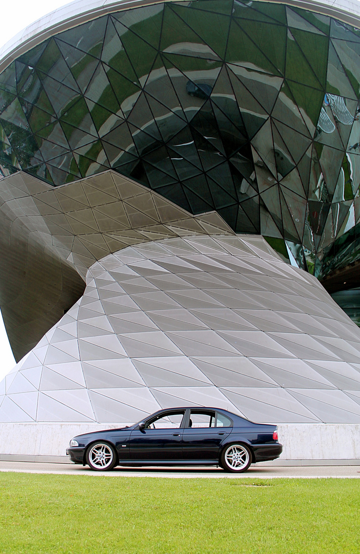 BMW E39 an der BMW Welt