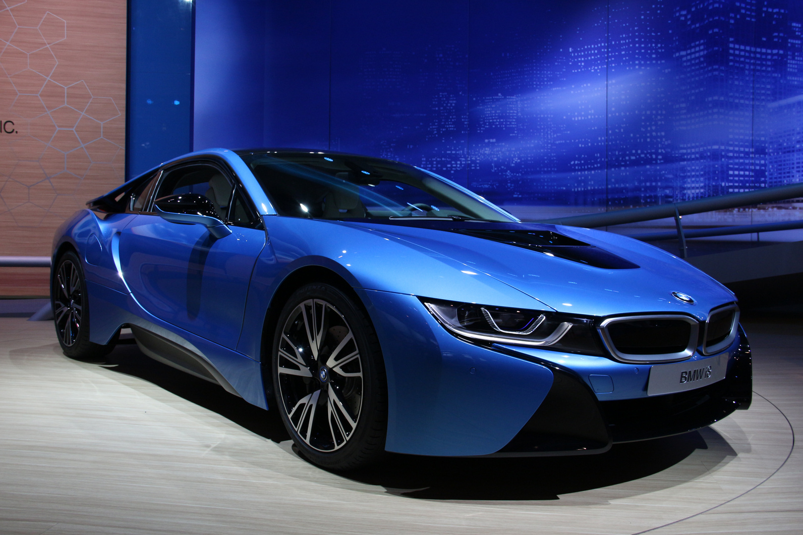 BMW i8