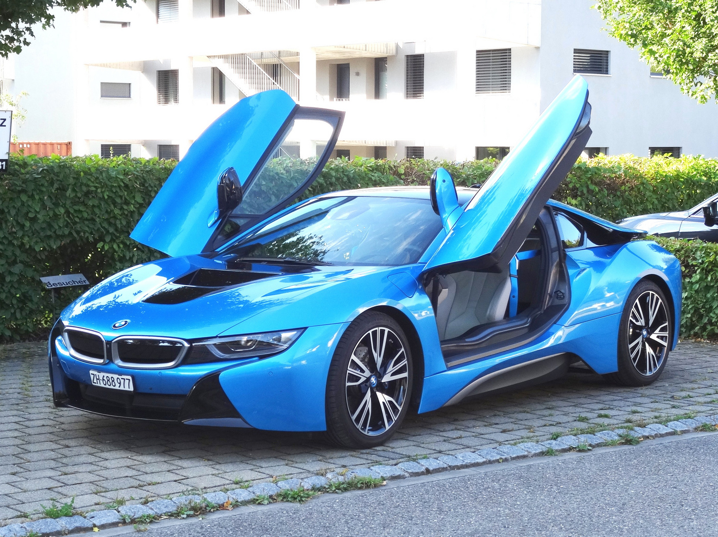 BMW i8