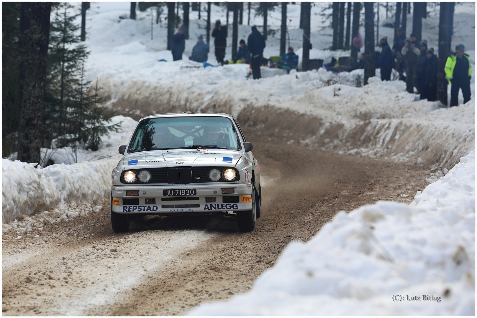 BMW im Schnee