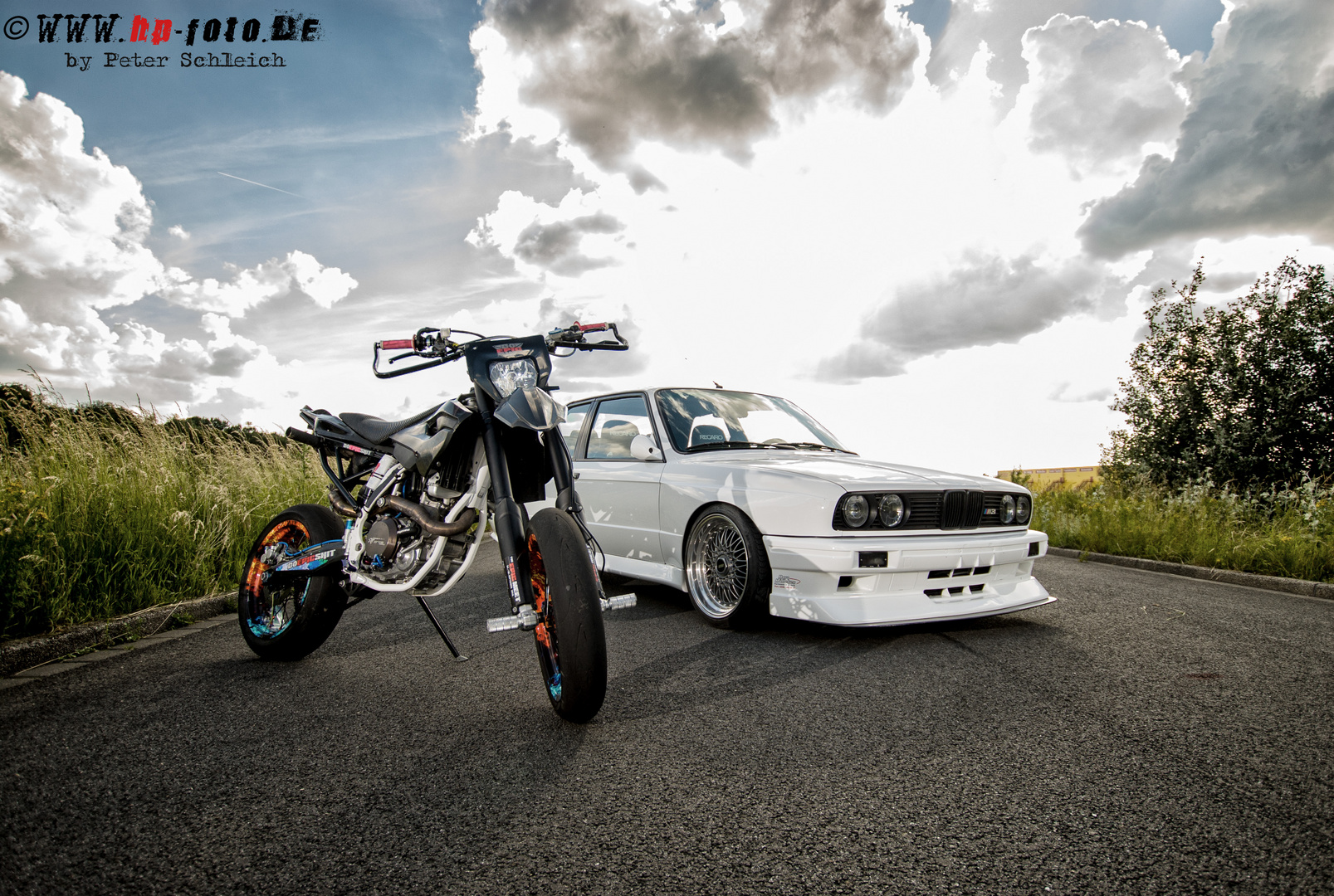 BMW M3 vs. Supermoto 