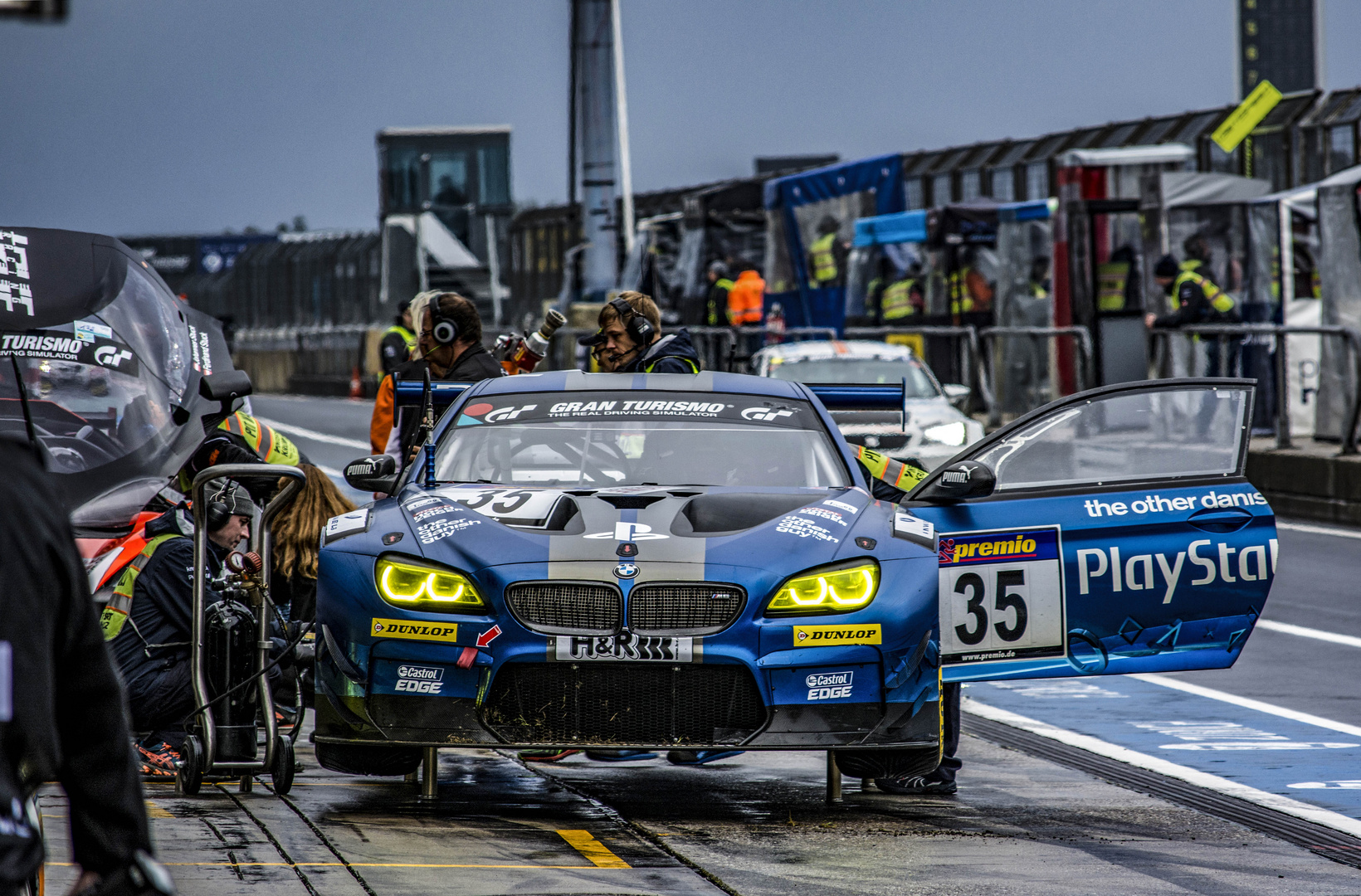 BMW M6 GT3 beim Boxenstop