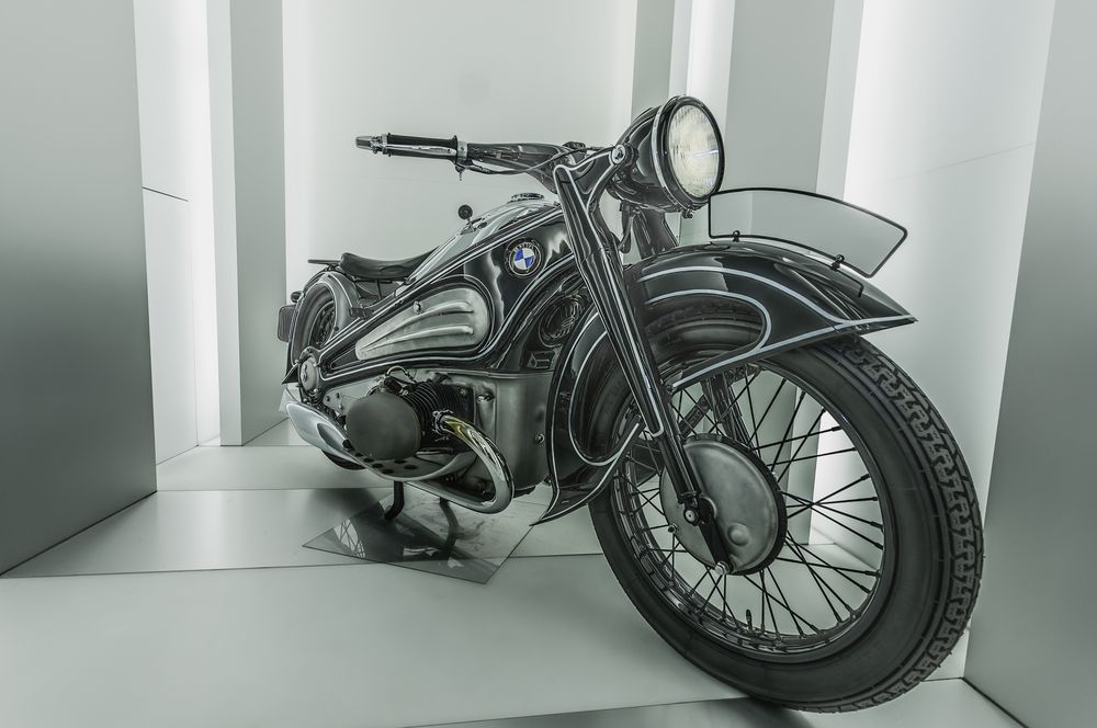 BMW R7