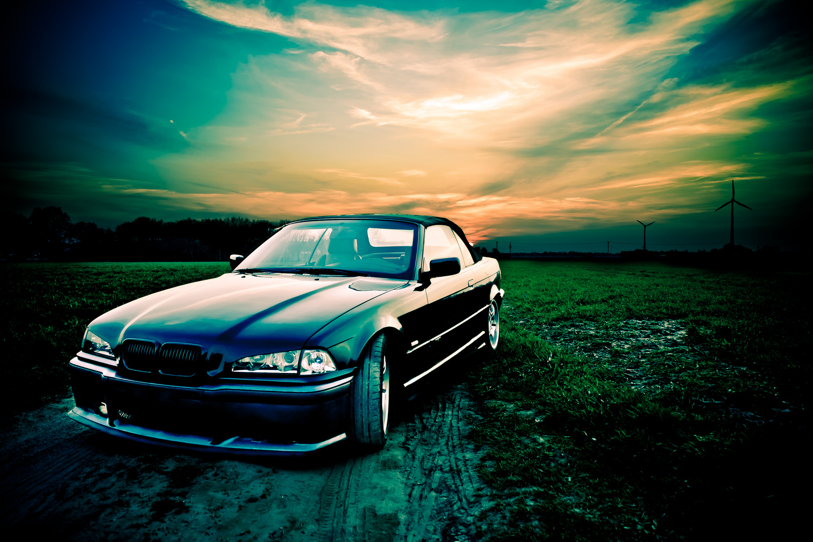 BMW Unterground bei Sonnenuntergang