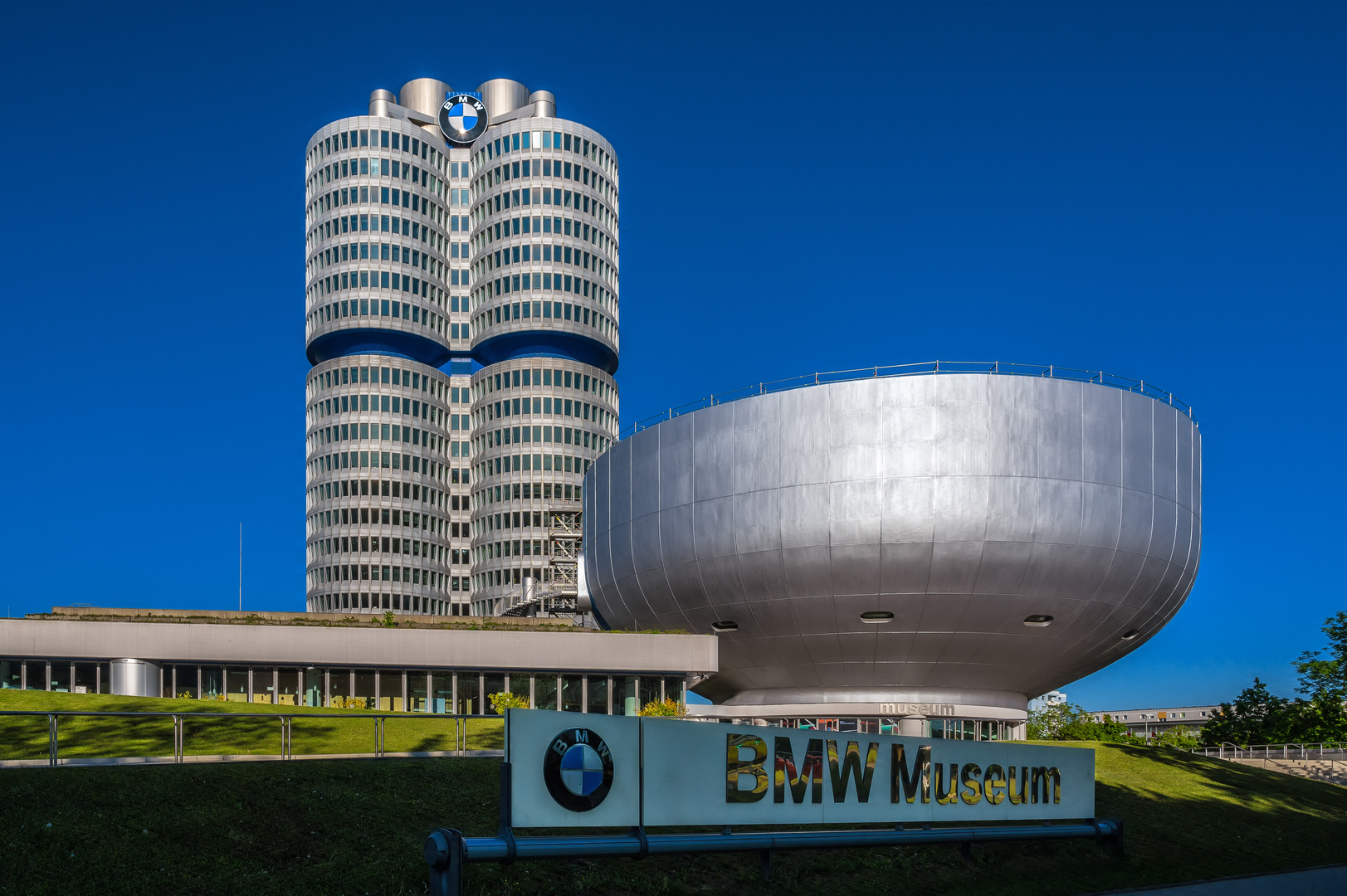 BMW Vierzylinder und BMW Museum, München