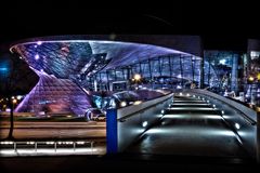 BMW Welt bei Nacht