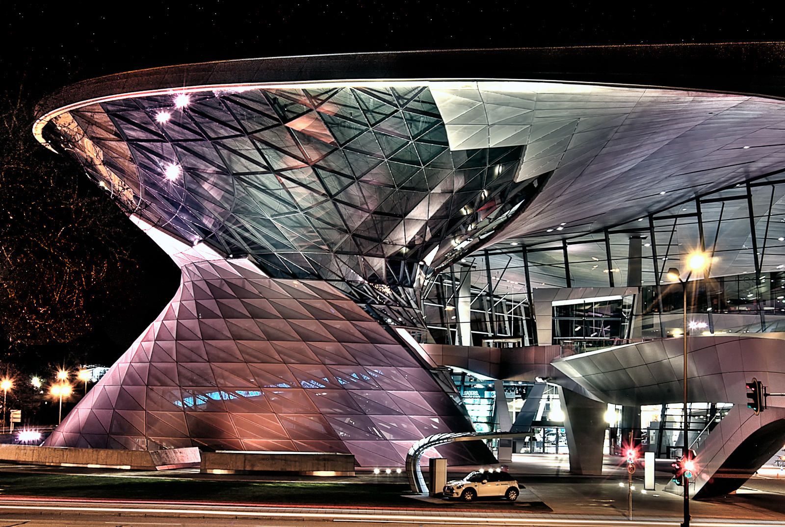 BMW Welt bei Nacht