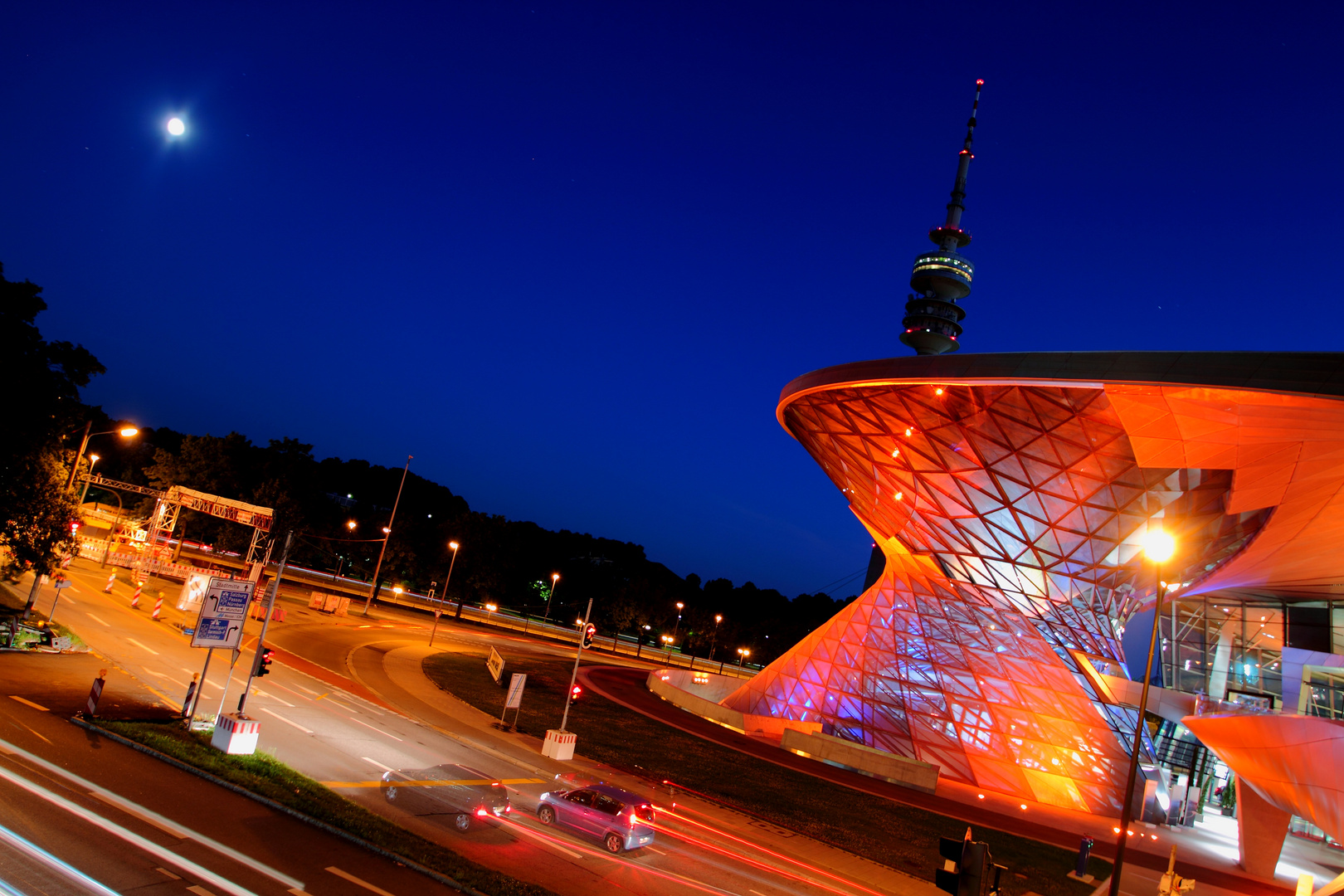 BMW-Welt bei Nacht