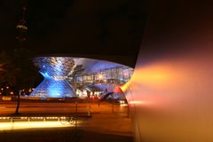 BMW Welt bei Nacht