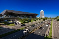 BMW Welt bei Tageslicht