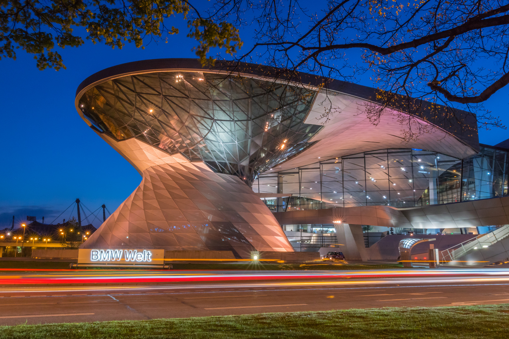 BMW Welt II