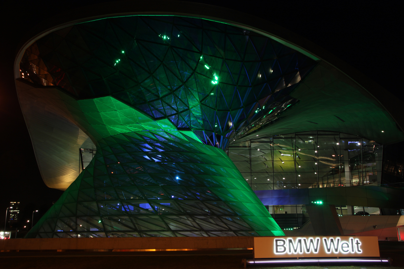 BMW-Welt in grün